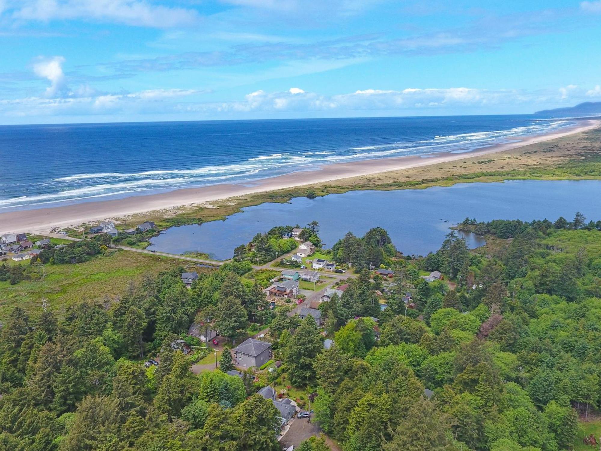 Woods Waves: Luxury Coast Cabin King Beds Pets Tillamook Kültér fotó